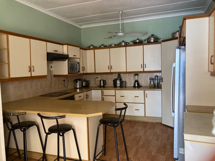 9 Bedroom Property for Sale in Dale View Eastern Cape